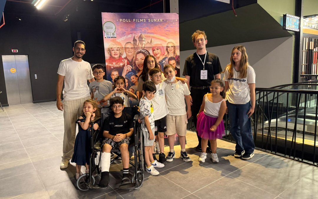 Kansersiz Yaşam Derneği’nden Minik Kahramanlara Sinema Sürprizi